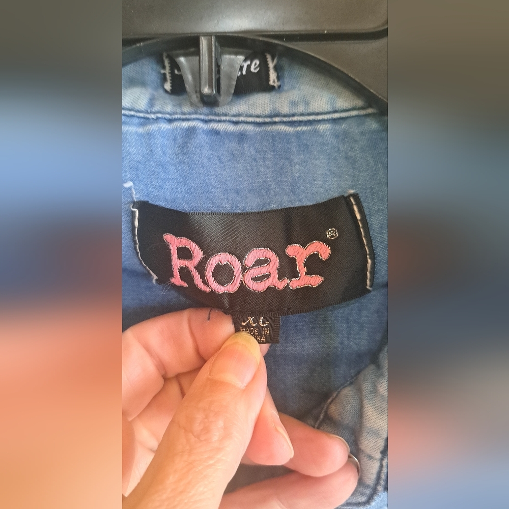 ROAR Distressed Western Cowgirl Blue Embroidered Rhinestone Shirt "Read" XL - Picture 6 of 15